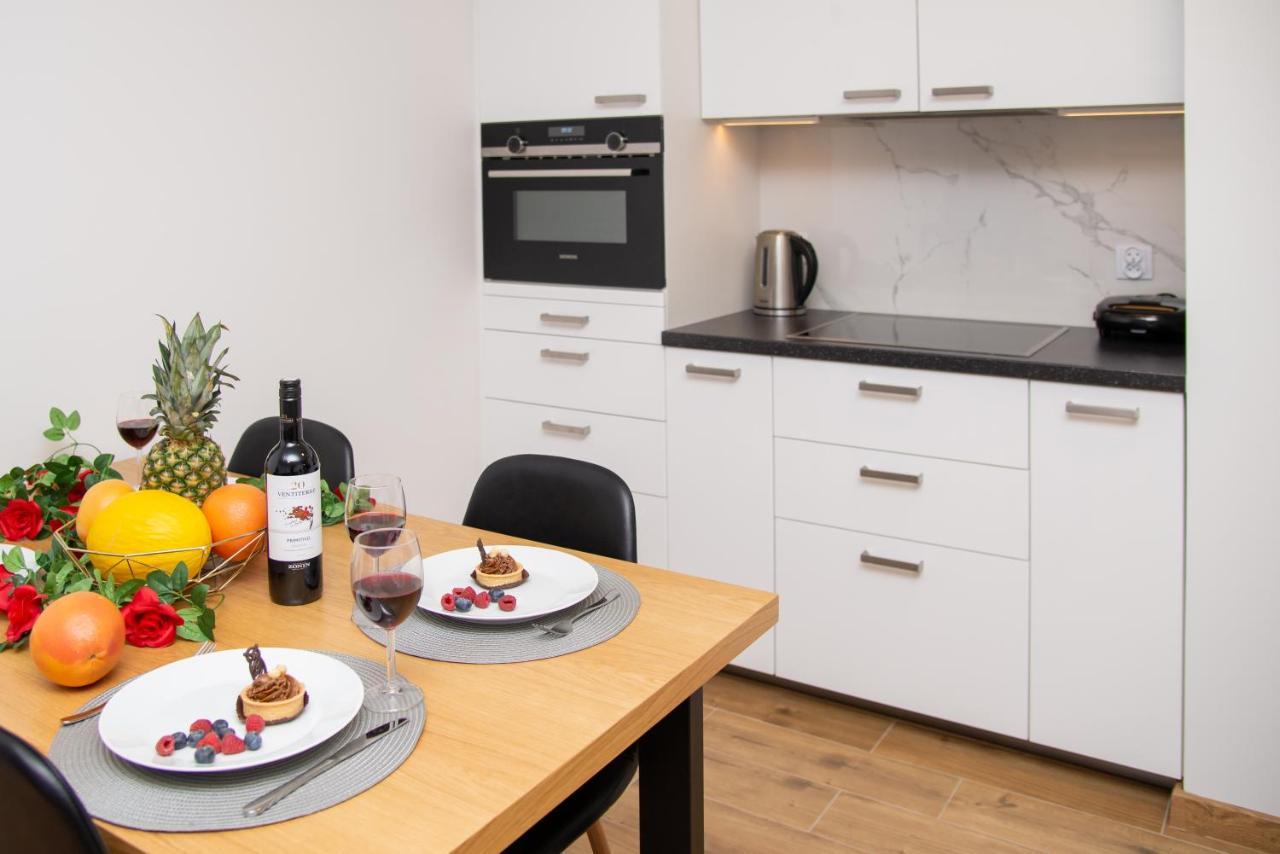Maya'S Flats & Resorts 49 - Spacious 3 Rooms Apartment In Szafarnia Gdańsk Kültér fotó